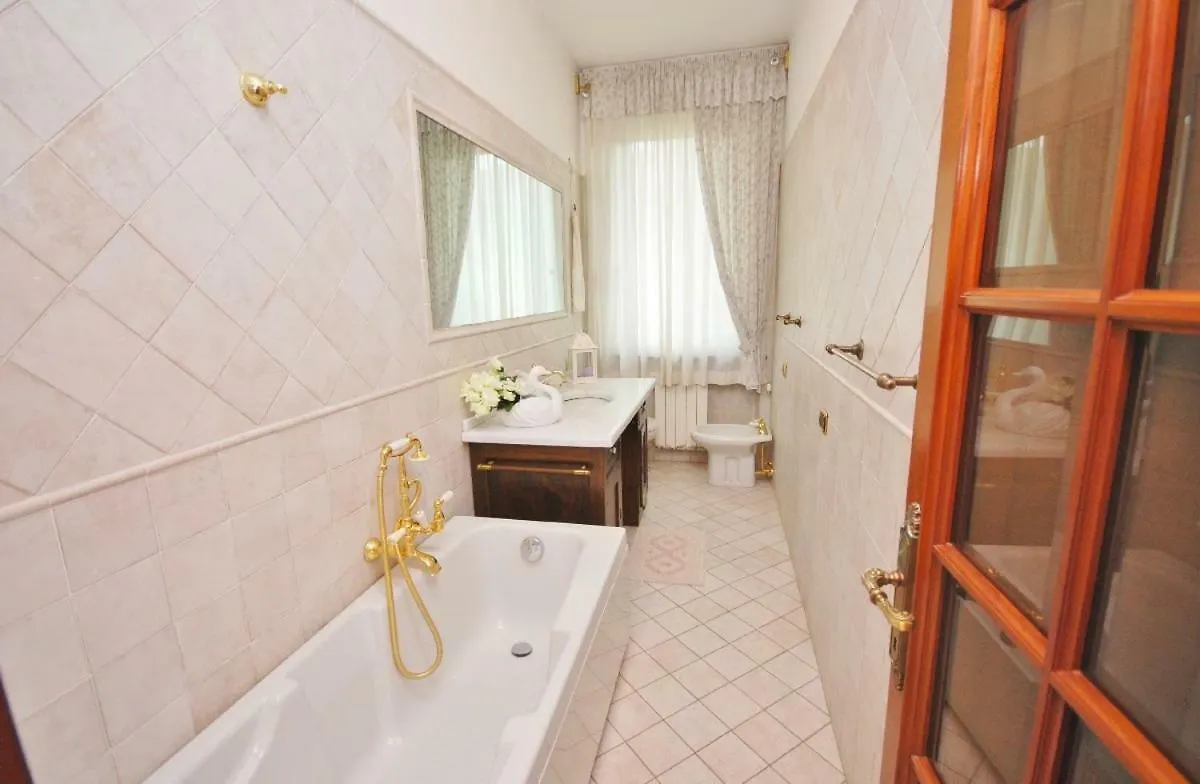 Raffinato Attico Vicino Al Mare Con Solarium Lido Di 카마이오레 아파트