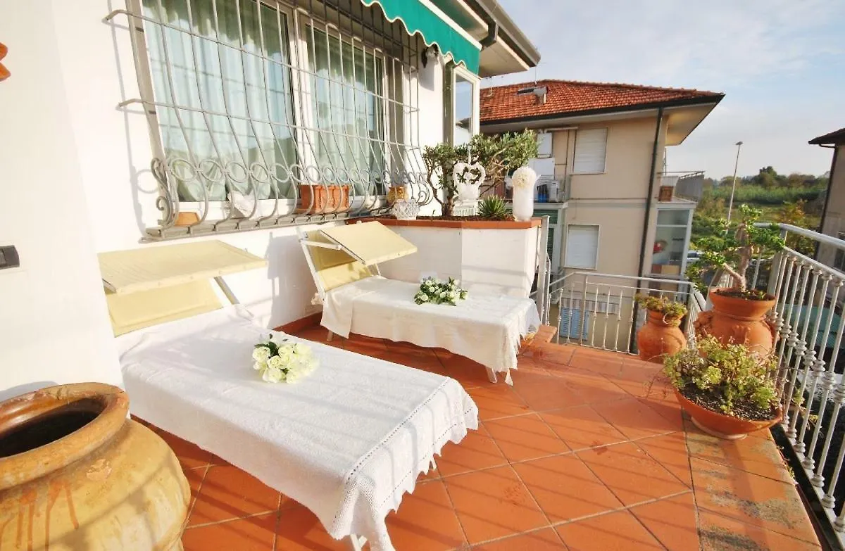Διαμέρισμα Raffinato Attico Vicino Al Mare Con Solarium Lido Di Camaiore