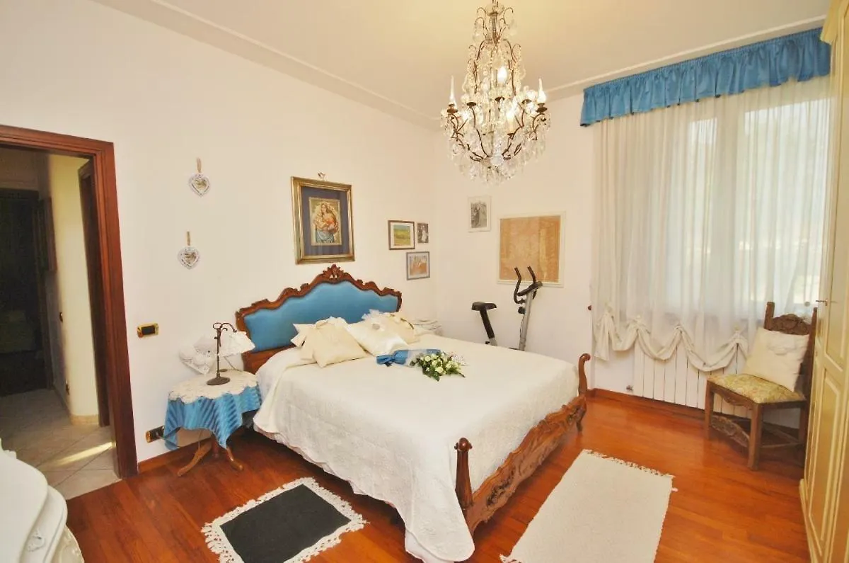 Raffinato Attico Vicino Al Mare Con Solarium Lido Di Camaiore