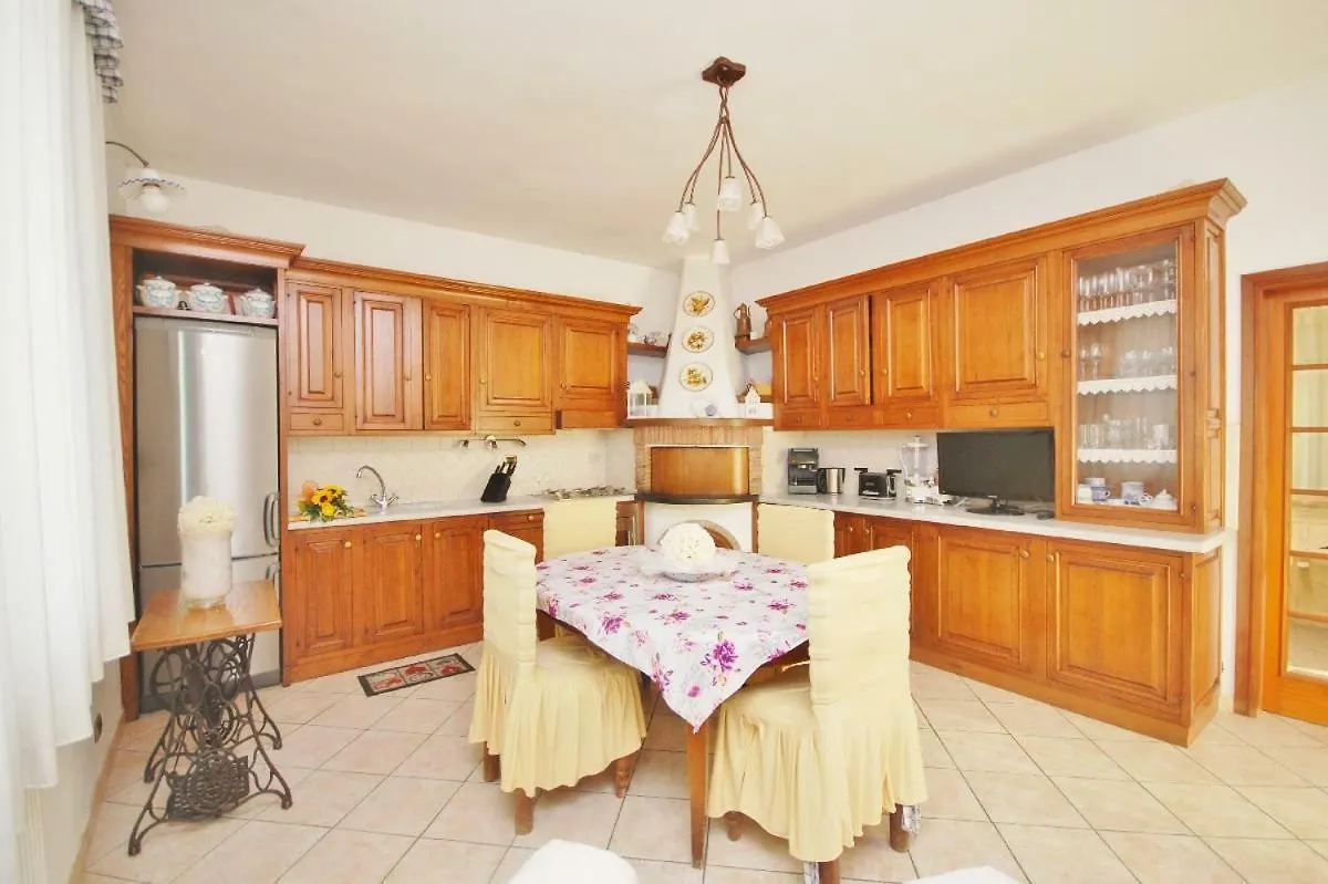 Raffinato Attico Vicino Al Mare Con Solarium Lido Di Camaiore