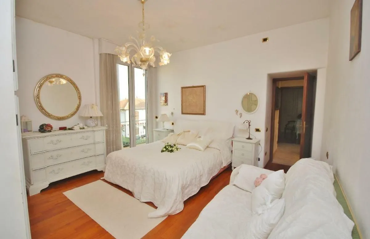 Raffinato Attico Vicino Al Mare Con Solarium Lido Di Camaiore