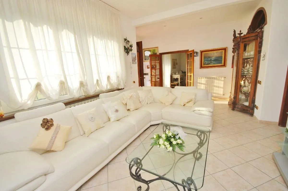 Raffinato Attico Vicino Al Mare Con Solarium Lido Di Camaiore