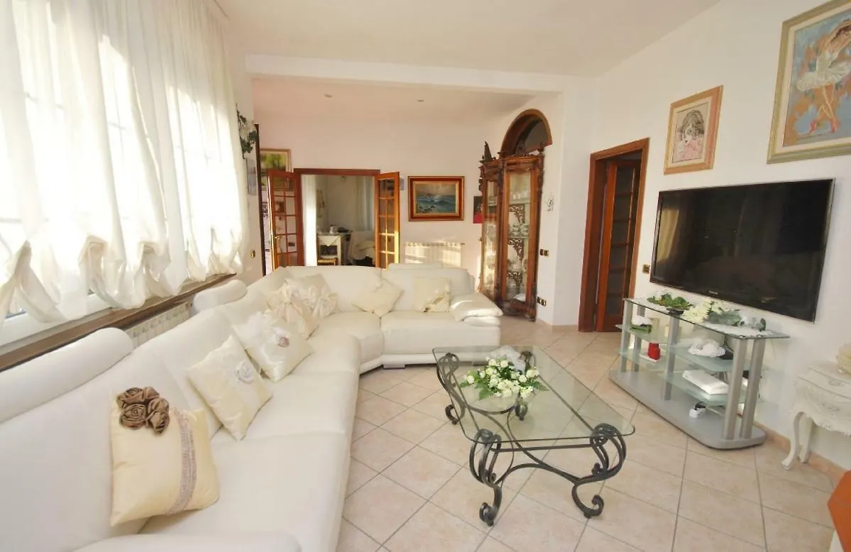 Raffinato Attico Vicino Al Mare Con Solarium Lido Di Camaiore İtalya