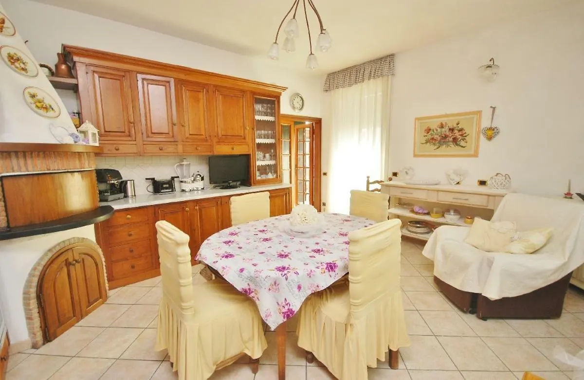Raffinato Attico Vicino Al Mare Con Solarium Lido Di Camaiore